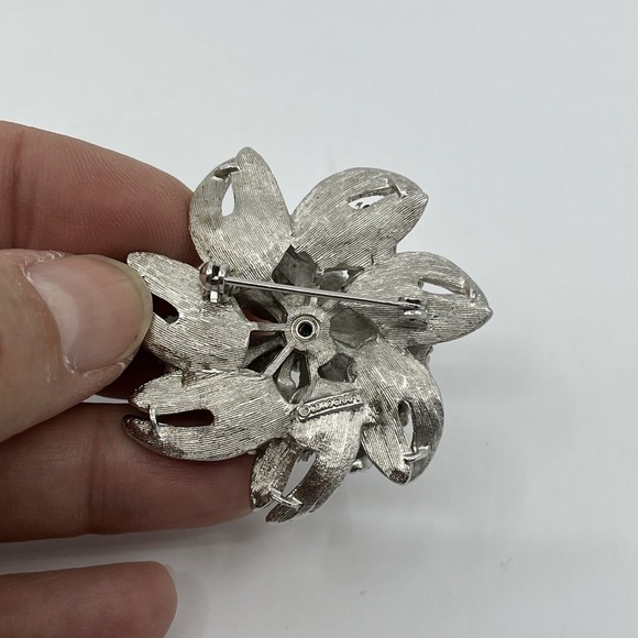 Vtg Signed Corocraft Enamel Chrysanthemum spider mum Silver flower brooch 2" - Picture 6 of 9